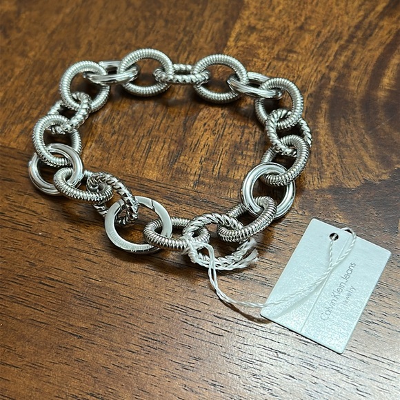 Silver Chain Link Bracelet - Picture 8 of 8